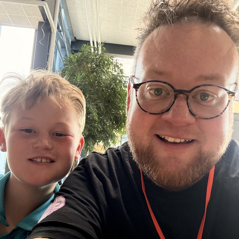 GirafPingvin og Magnus klar til Game Expo — 1
