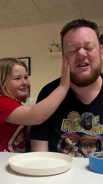 Tilde tager OREO-udfordringen 🦒🍪